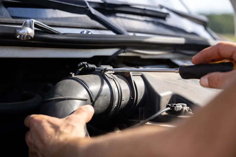 picture of a car engine air filter